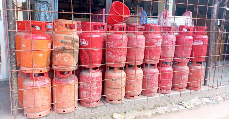 Govt raises 12 kg LPG price by Tk 23