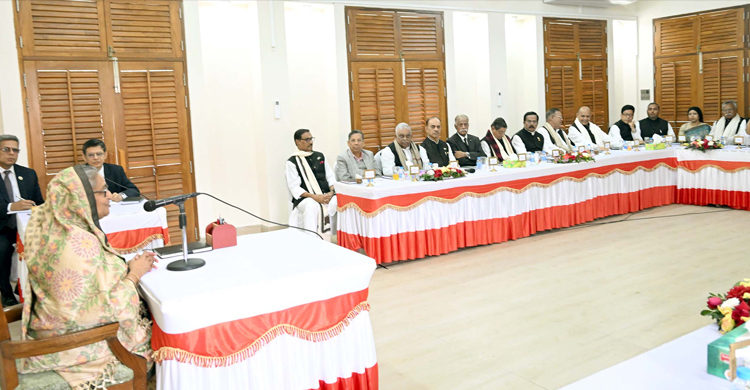 PM asks ministers to work for essentials' price control