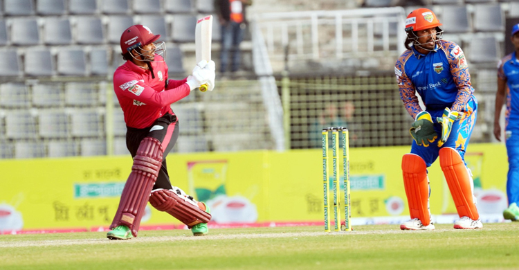 Malik stars as Barishal hand Khulna first defeat in BPL