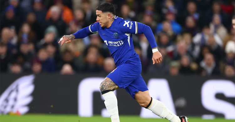 Fernandez keen on Barcelona move - Saturday's gossip