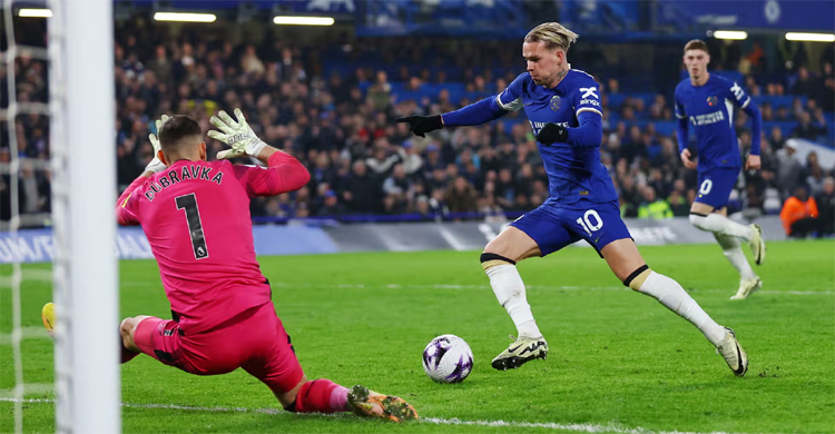 Mudryk, Palmer help Chelsea sink Newcastle after Gordon limps off