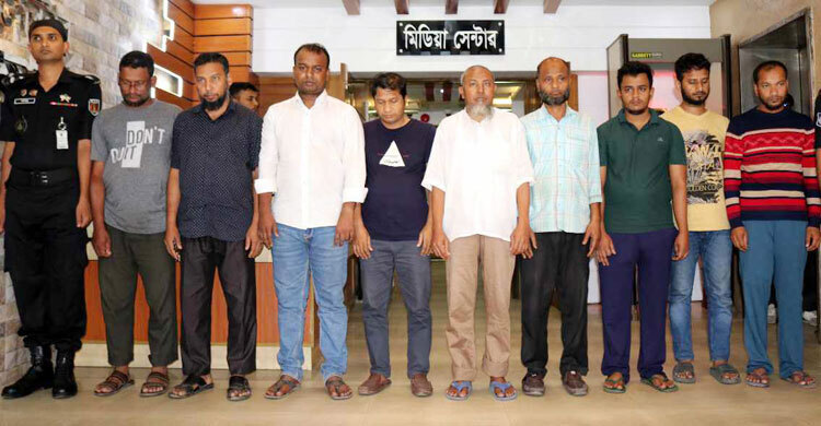 Nine arrested for train ticket sale on black market