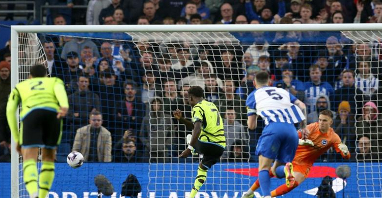 Arsenal beat Brighton to move top of Premier League