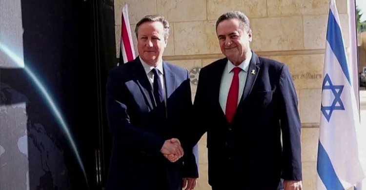 Cameron in Israel to urge against war with Iran