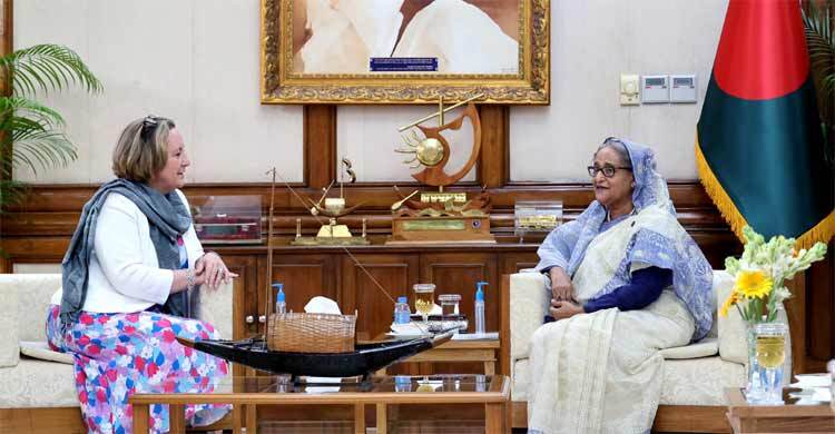 PM seeks UK's help to repatriate Rohingyas to Myanmar