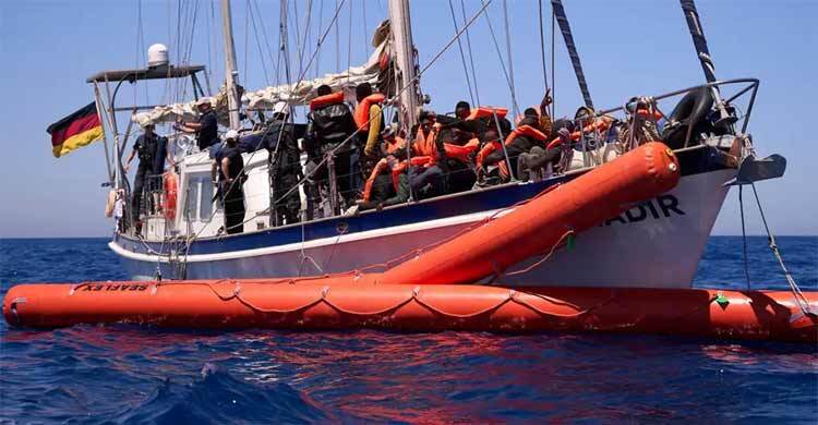 10 migrants found dead in Mediterranean