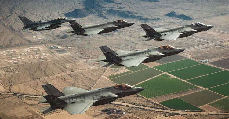 US prepares for possible strike on Iran