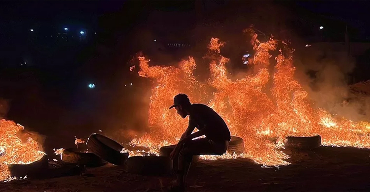 লিবিয়ায় বিক্ষোভ, পররাষ্ট্রমন্ত্রী বরখাস্ত