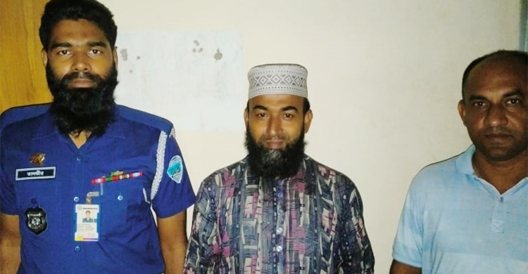 নোয়াখালীতে জামায়াত সমর্থিত ইউপি চেয়ারম্যান গ্রেফতার