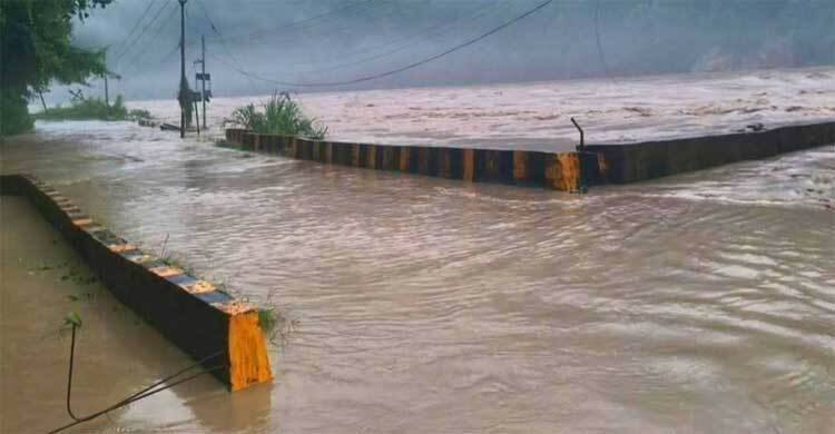 ফুঁসছে তিস্তা, রেড অ্যালার্ট জারি