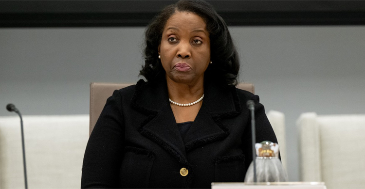 এবার ফেডারেল রিজার্ভের গভর্নরকে বরখাস্ত করলেন ট্রাম্প