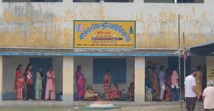 ভোট দিতে গিয়ে অসুস্থ হয়ে দুজনের মৃত্যু