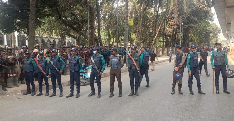 ওসমান হাদির দাফন ঘিরে ঢাবিতে নিরাপত্তা জোরদার