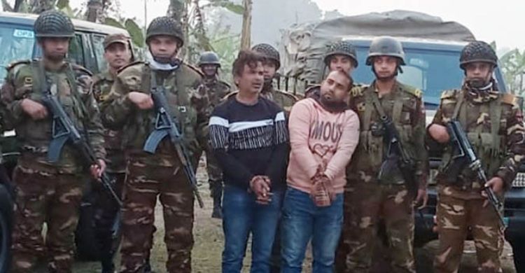 বগুড়ায় পিস্তল-দেশীয় অস্ত্রসহ দুই যুবক আটক