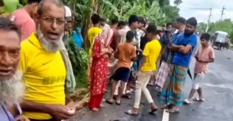 বাস চাপায় প্রাণ গেলো মোটরসাইকেল আরোহী দুই যুবকের