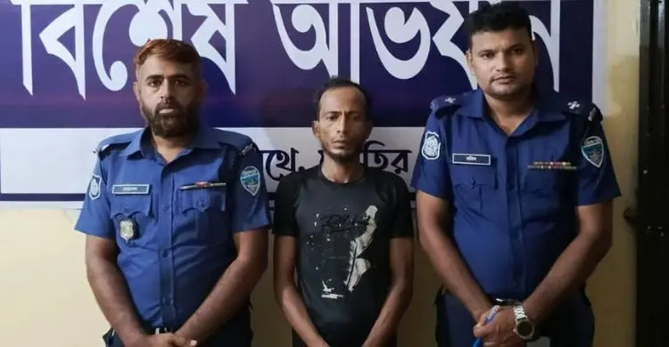 চুরি করে ১০০ রাকাত নামাজ পড়ে মুক্তি, কয়েক ঘণ্টা পর মাদকসহ আটক যুবক