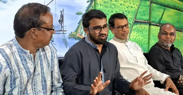 জামায়াত-এনসিপির নেতাকর্মীরা সচিবালয়ের সামনে মব সৃষ্টি করেছে