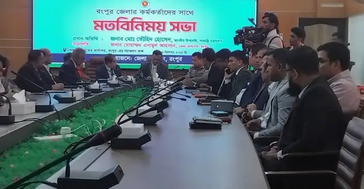 অদক্ষতার কারণে কম বেতনের চাকরিতেও বেশি খরচে বিদেশে যান শ্রমিকরা