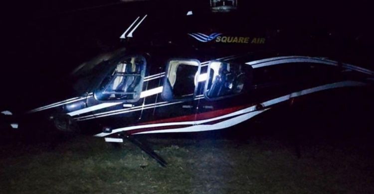 মানিকগঞ্জে ফসলের মাঠে হেলিকপ্টারের জরুরি অবতরণ