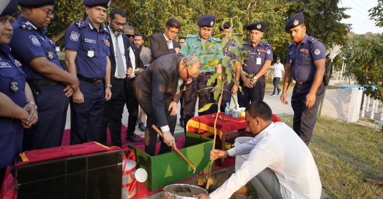 পুলিশ একাডেমির প্রশিক্ষণার্থীদের মানবিক নাগরিক হতে হবে