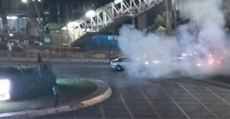 কারওয়ান বাজার মেট্রো স্টেশনের নিচে ককটেল বিস্ফোরণ