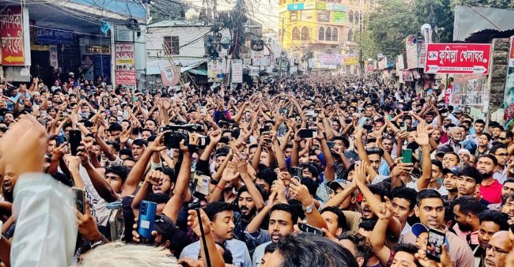 কুমিল্লায় সড়ক আটকে বিএনপির দুই গ্রুপের সমাবেশ, নগরজুড়ে দুর্ভোগ