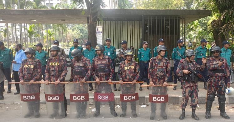 ওসমান হাদির দাফন ঘিরে ঢাবিতে নিরাপত্তা জোরদার