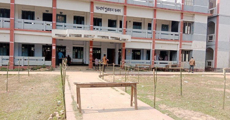 মৌলভীবাজারে দুপুরের পর থেকে অধিকাংশ ভোটকেন্দ্র ফাঁকা