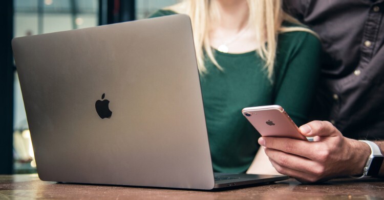 নতুন ম্যাকবুক ও আইপ্যাড আনছে অ্যাপল