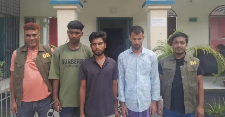 গৃহবধূকে সংঘবদ্ধ ধর্ষণ-ভিডিও ধারণ করে চাঁদা আদায়, গ্রেফতার ৩
