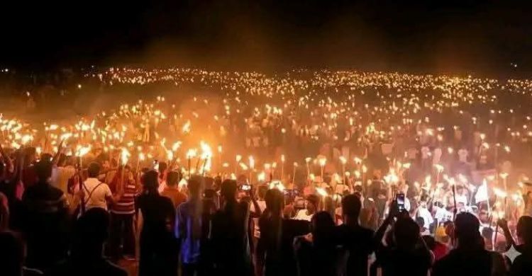 নীলফামারীতে বুড়ি তিস্তা নদী খনন প্রকল্পের প্রতিবাদে মশাল মিছিল