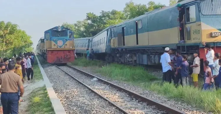 কর্ণফুলী ট্রেন লাইনচ্যুতের ঘটনায় প্রকৌশলী বরখাস্ত