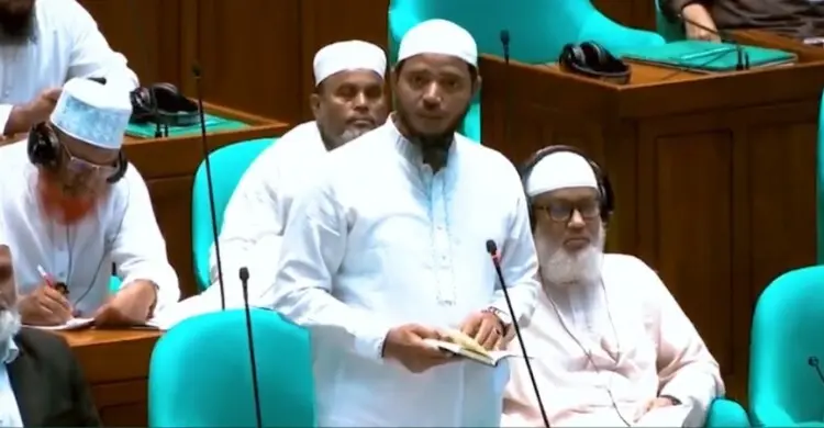 হামে ৩০০ শিশু মারা গেলেও স্বাস্থ্যমন্ত্রী পদত্যাগের কথা ভাবলেন না কেন
