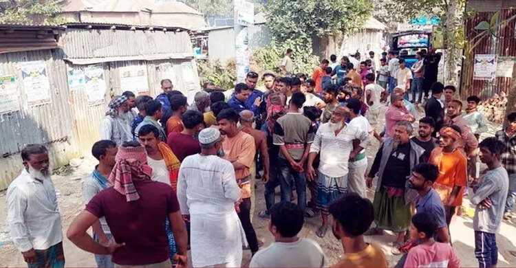 বিএনপির সভায় দীর্ঘ বক্তব্য দেওয়াকে কেন্দ্র করে সংঘর্ষ, আহত ১৪