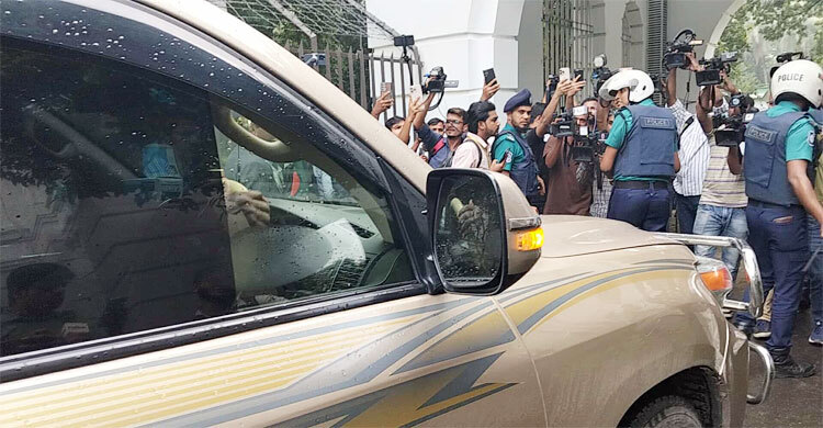 ৮ আসামির বিরুদ্ধে সাক্ষ্য দিতে ট্রাইব্যুনালে উপদেষ্টা আসিফ মাহমুদ