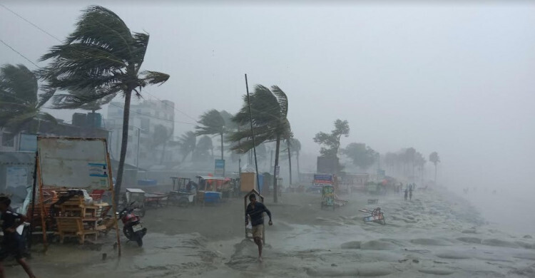 Deep depression crosses Bangladesh coast with winds up to 60kmph