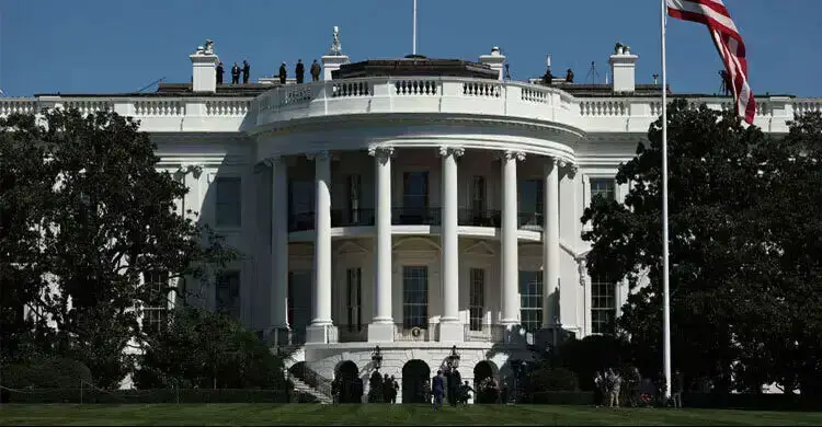 ৮০ হাজার ভিসা বাতিল করেছে ট্রাম্প প্রশাসন