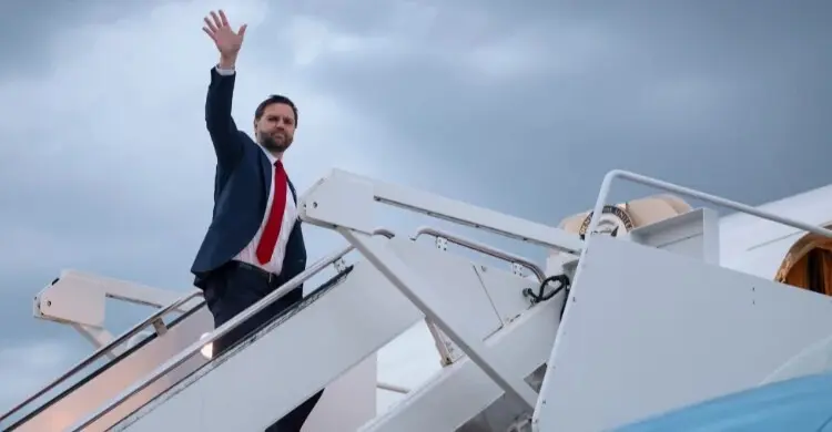 পাকিস্তানের পথে জেডি ভ্যান্স, এখনো সাড়া নেই ইরানের