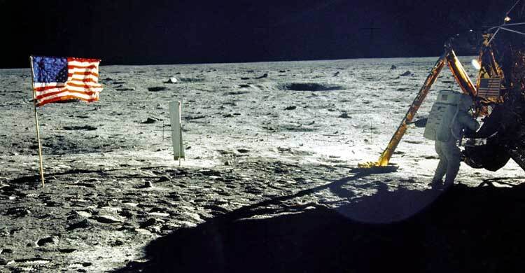 বিশ্বের প্রথম দেশ হিসেবে চাঁদে পারমাণবিক চুল্লি বসাতে চায় যুক্তরাষ্ট্র