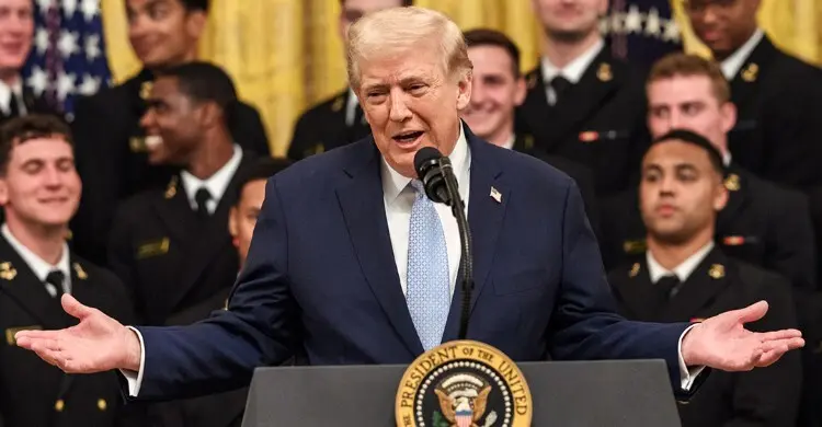 ‘বাড়াবো না’ বলেও ট্রাম্প কেন ইরানের সঙ্গে যুদ্ধবিরতি বাড়ালেন?