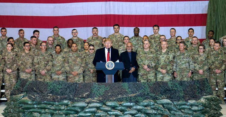 ইরানে স্থল অভিযানই কি ট্রাম্পের ‘শেষ খেলা’?