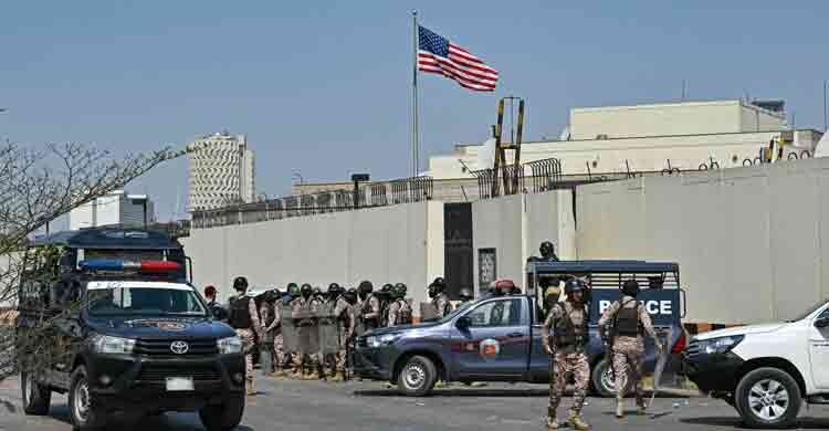 খামেনি হত্যার প্রতিবাদে করাচিতে বিক্ষোভে গুলি চালায় মার্কিন বাহিনী