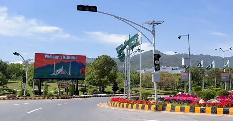 যুক্তরাষ্ট্র নৌ অবরোধ তুলে নিলে আলোচনা শুরু হতে পারে: ইরান