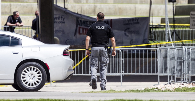 যুক্তরাষ্ট্রে বন্দুকধারীর গুলিতে তিন পুলিশ নিহত