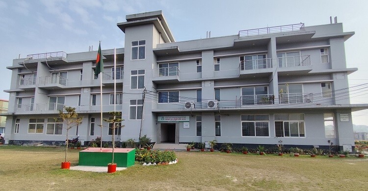 আমজাদ খান চৌধুরী নার্সিং কলেজে ভর্তি চলছে