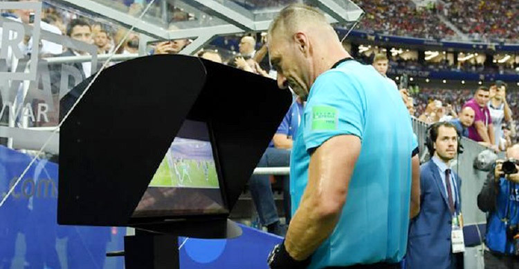 ভিএআরকে হলুদ কার্ড দেখানোর ক্ষমতা দেওয়ার ভাবনা