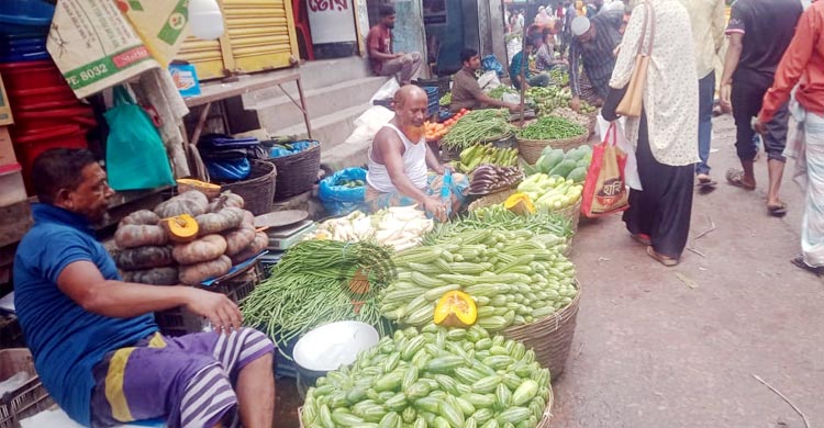 শীতের সবজিতে বাজারে স্বস্তি, কেজিতে দাম কমেছে ২০ টাকা