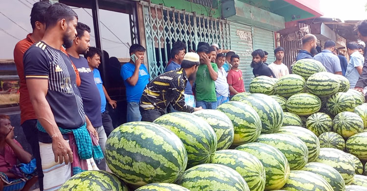 চৈত্রের শুরুতে বাজারে তরমুজ, দামও চড়া