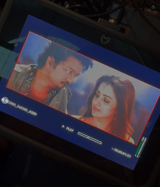 বিজয়ের সংসার কি ভাঙছে