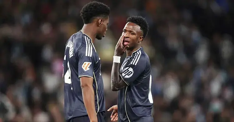 ভিনিসিয়ুসের পাশে দাঁড়িয়ে রিয়াল ছাড়ার হুমকি চুয়ামেনির